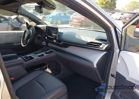 2024 Toyota Sienna Xse z USA, uszkodzony, nr VIN 5TDXSKFC8RS127174